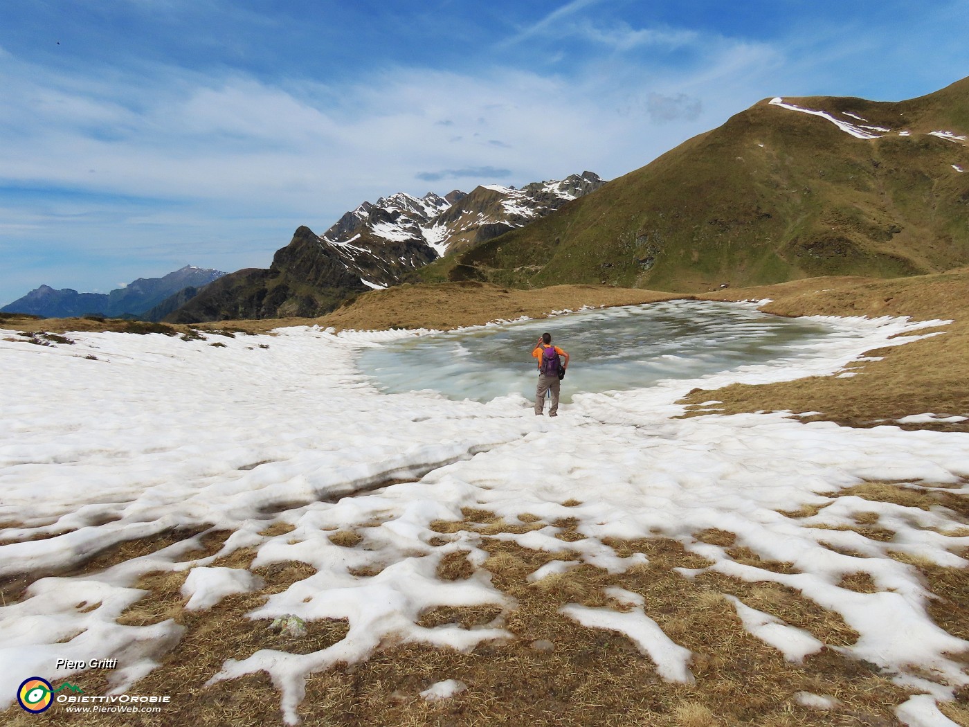 49 Ancora neve alla bella pozza ghiacciata.JPG